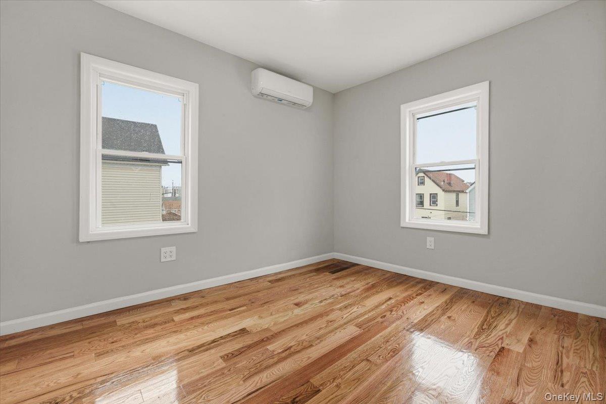 #11 photo, 90-48 204 Street, কুইন্‌স Hollis , NY 11423