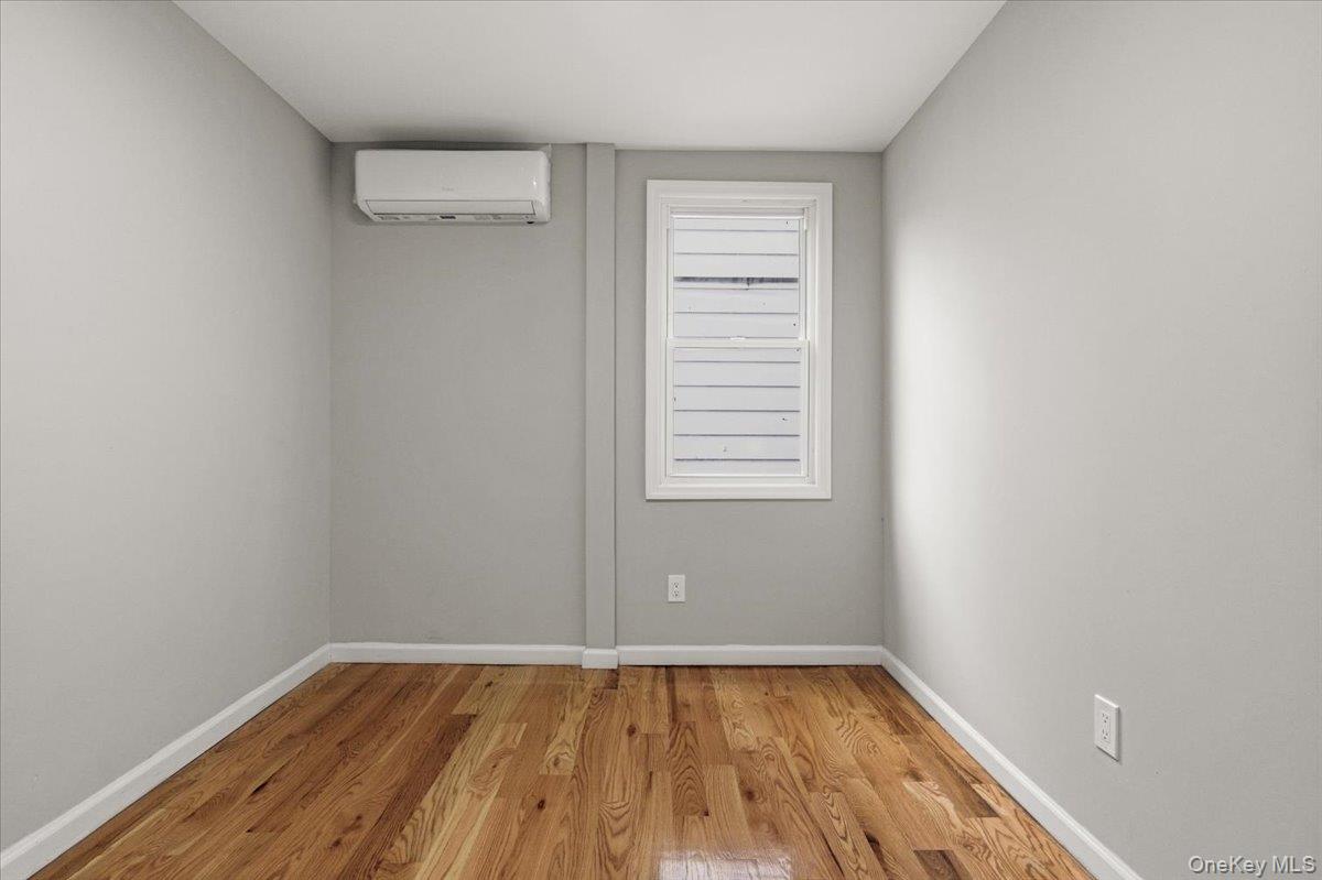 #3 photo, 90-48 204 Street, কুইন্‌স Hollis , NY 11423