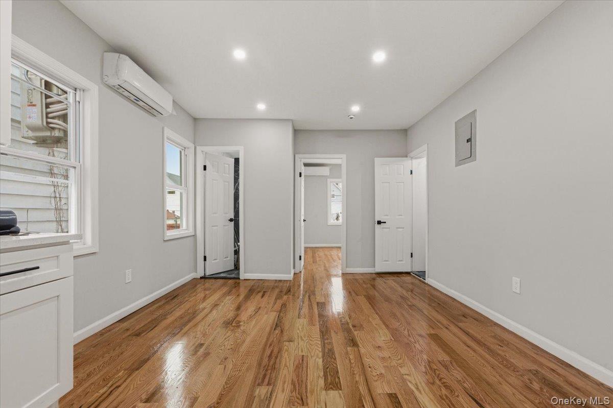 #4 photo, 90-48 204 Street, কুইন্‌স Hollis , NY 11423