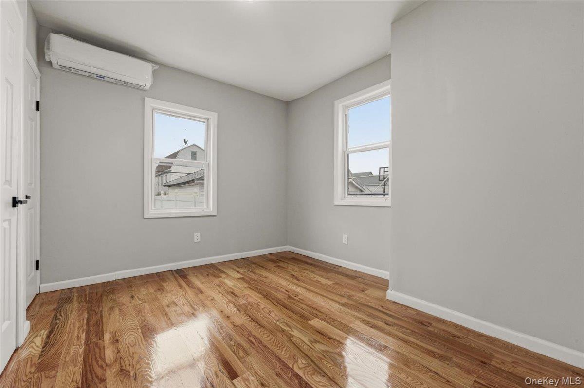 #8 photo, 90-48 204 Street, কুইন্‌স Hollis , NY 11423