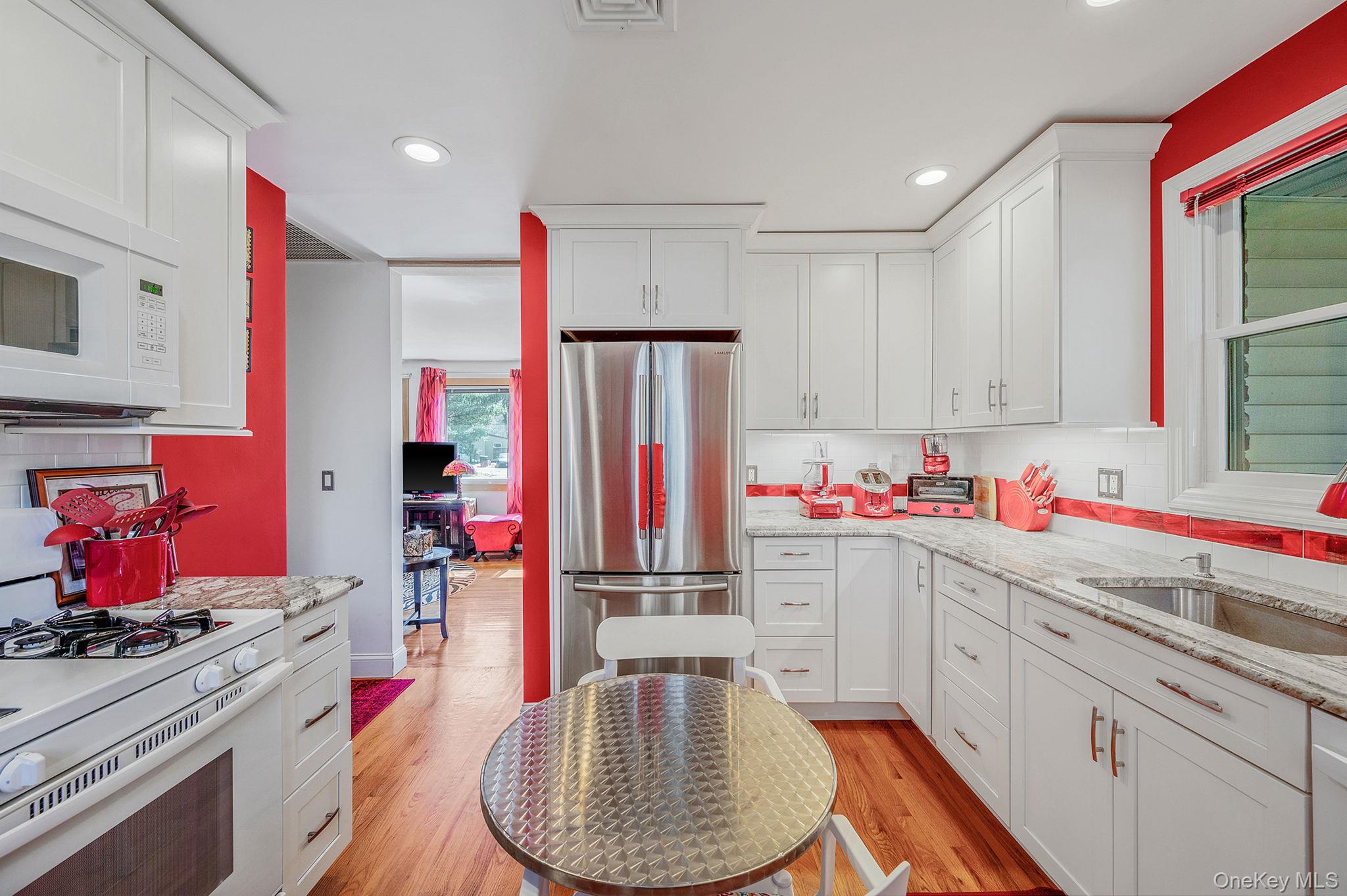 #11 photo, 7 Judith Drive, সাফোক কাউন্টি Greenlawn , NY 11740