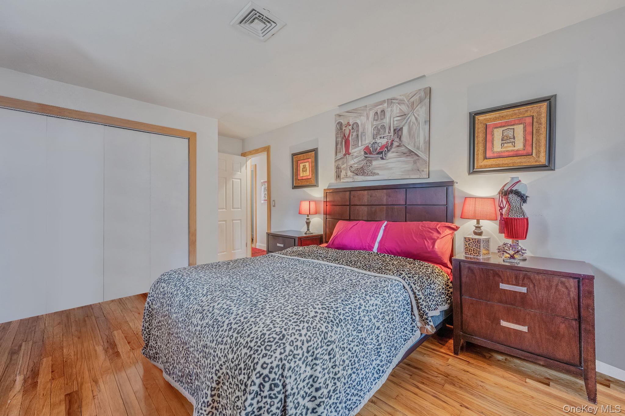 #16 photo, 7 Judith Drive, সাফোক কাউন্টি Greenlawn , NY 11740