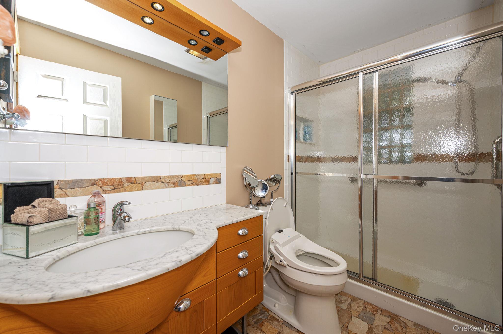 #19 photo, 7 Judith Drive, সাফোক কাউন্টি Greenlawn , NY 11740