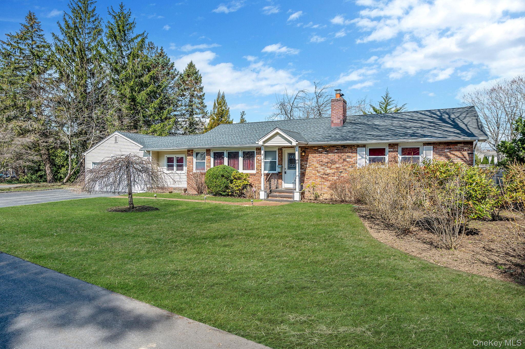 #2 photo, 7 Judith Drive, সাফোক কাউন্টি Greenlawn , NY 11740