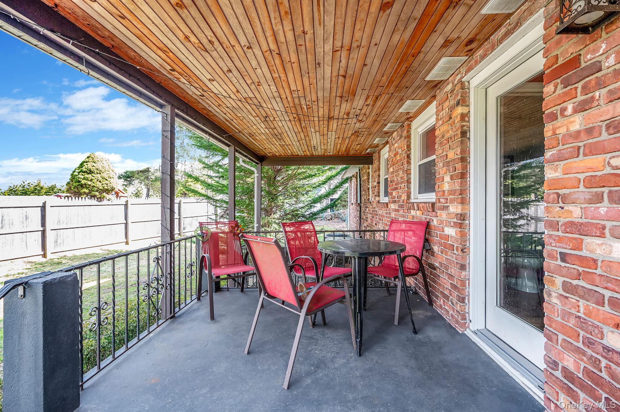 #4 photo, 7 Judith Drive, সাফোক কাউন্টি Greenlawn , NY 11740