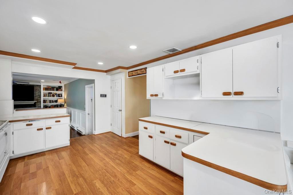 #12 photo, 30 County Line Road, Farmingdale , NY 11735