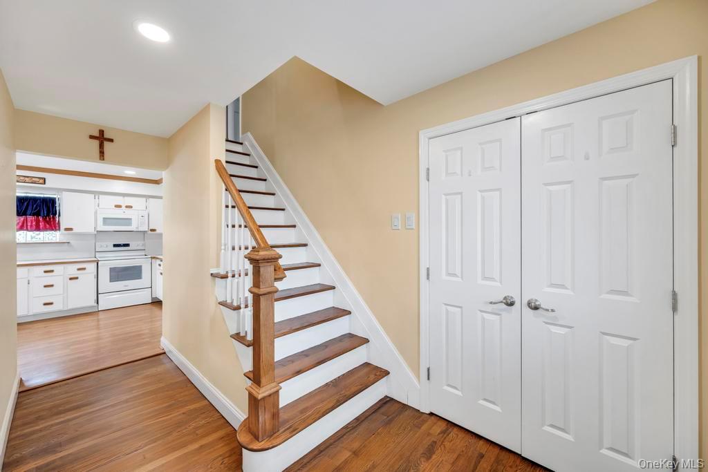 #5 photo, 30 County Line Road, Farmingdale , NY 11735