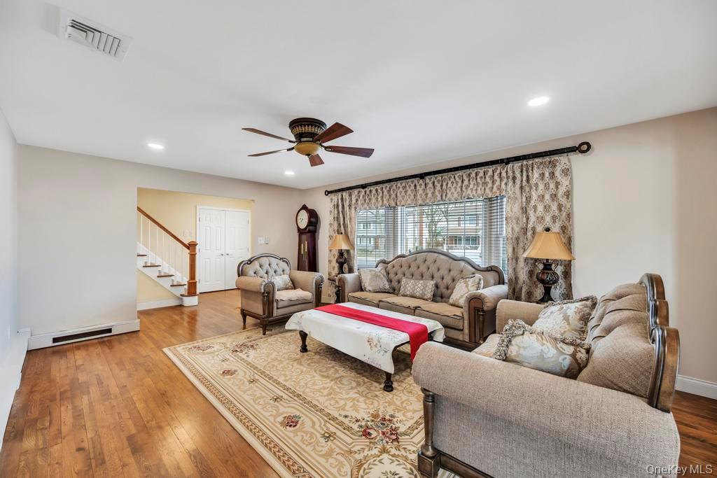 #7 photo, 30 County Line Road, Farmingdale , NY 11735