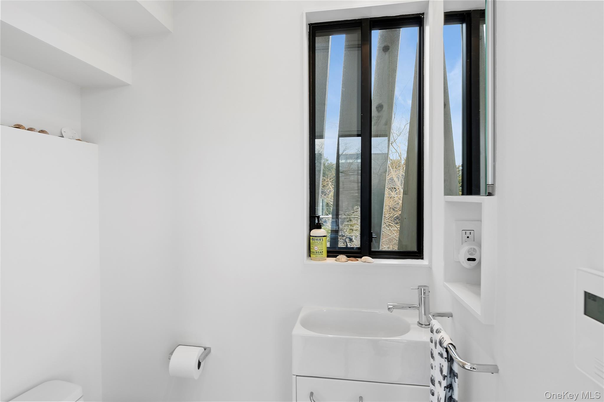 #14 photo, 9 Ocean Lane, Amagansett , NY 11930