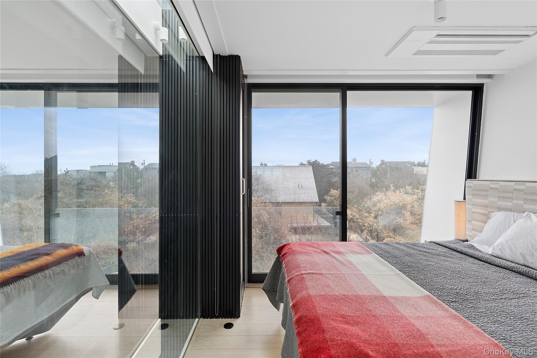 #17 photo, 9 Ocean Lane, Amagansett , NY 11930