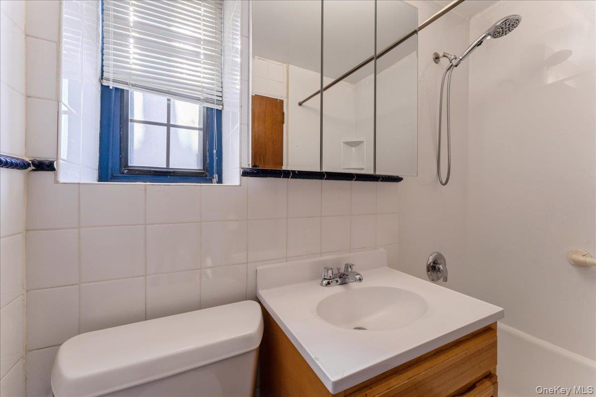 #9 photo, 7811 Main Street, फ्लशिंग Flushing , NY 11367