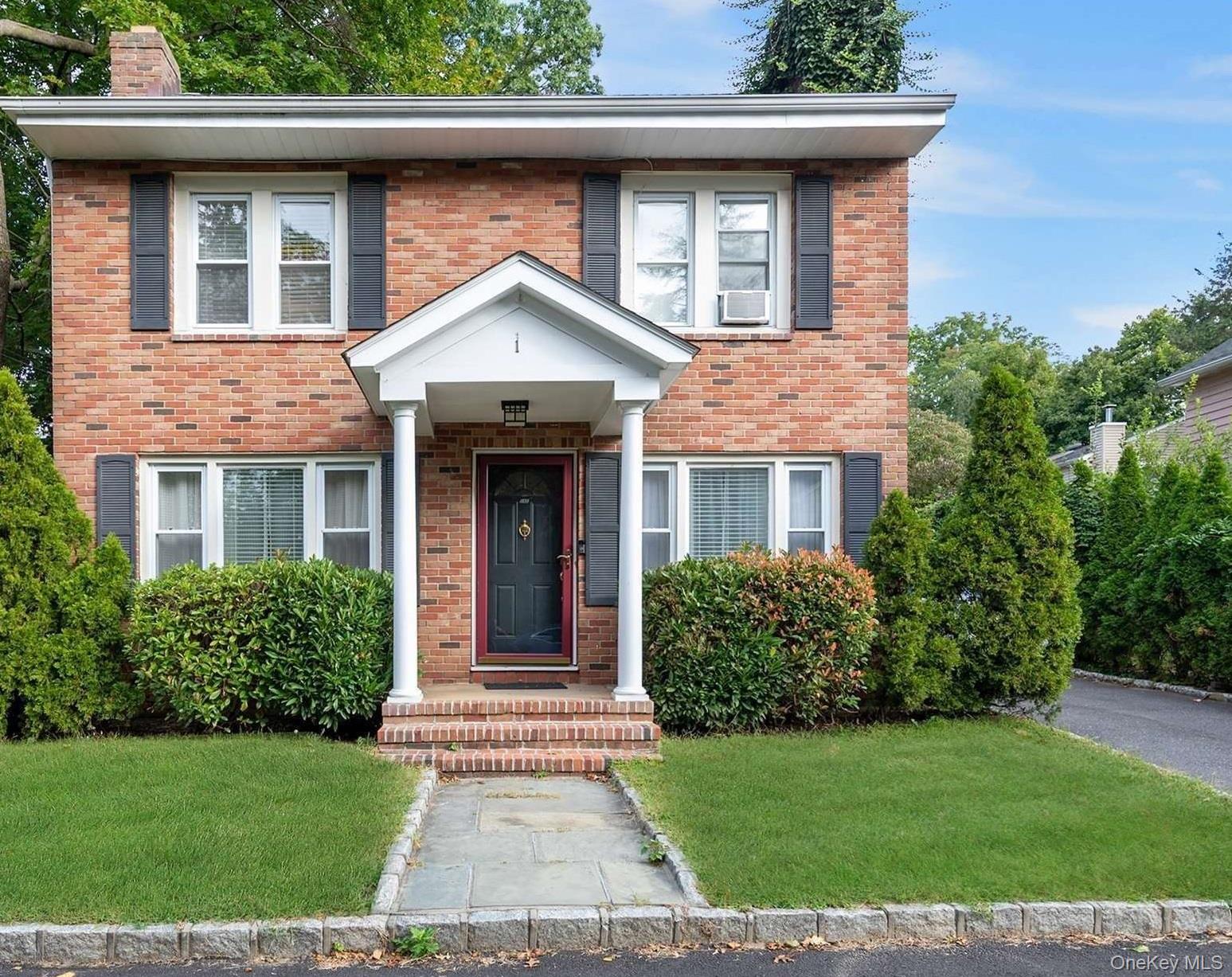 #1 photo, 1 Motts Lane, নাসাউ কাউন্টি Glenwood Landing , NY 11547