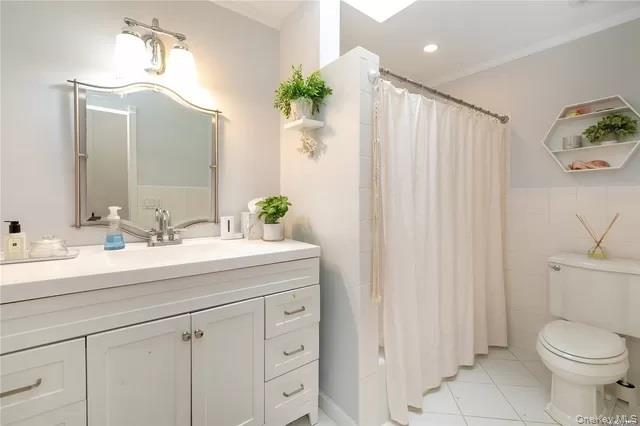 #4 photo, 1 Motts Lane, নাসাউ কাউন্টি Glenwood Landing , NY 11547