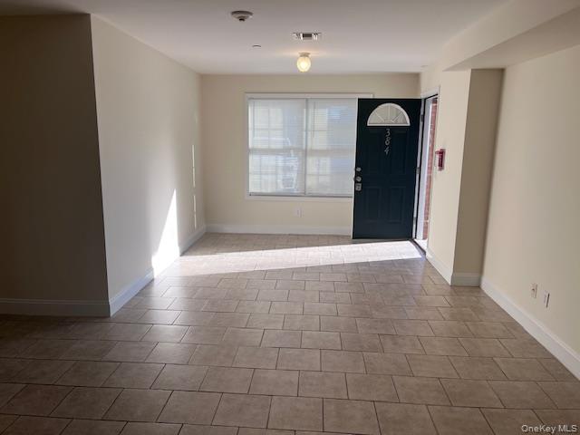 #2 photo, 384 West Montauk Highway, সাফোক কাউন্টি Lindenhurst , NY 11757