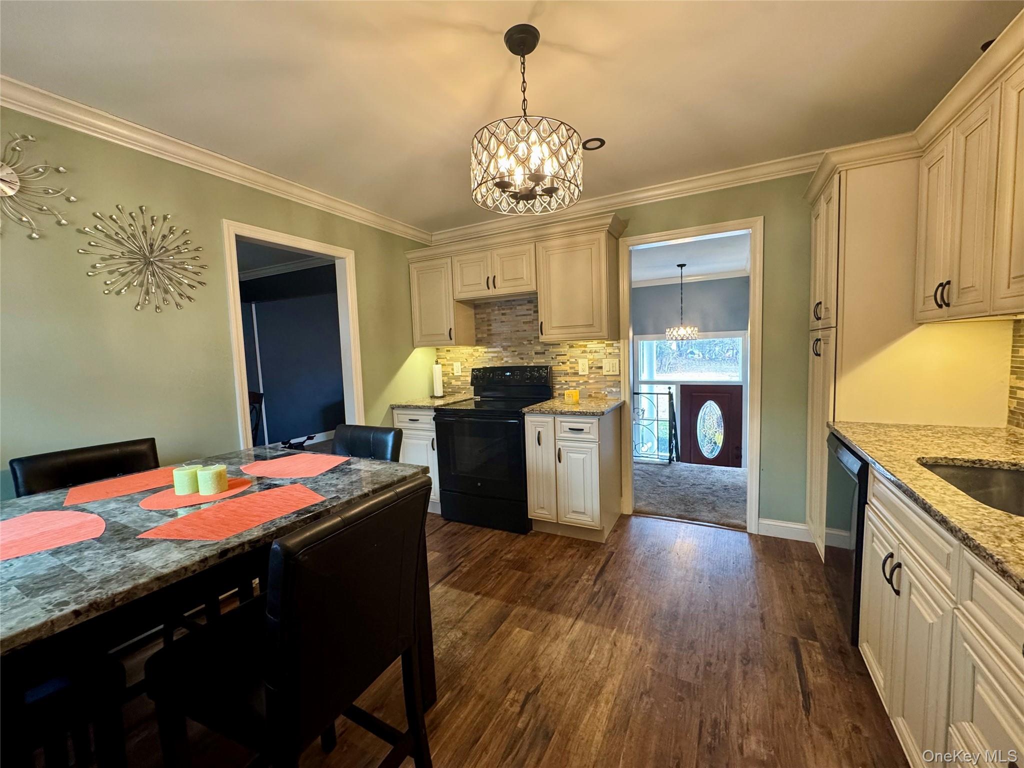 #2 photo, 160 Lincoln Boulevard, সাফোক কাউন্টি Hauppauge , NY 11788