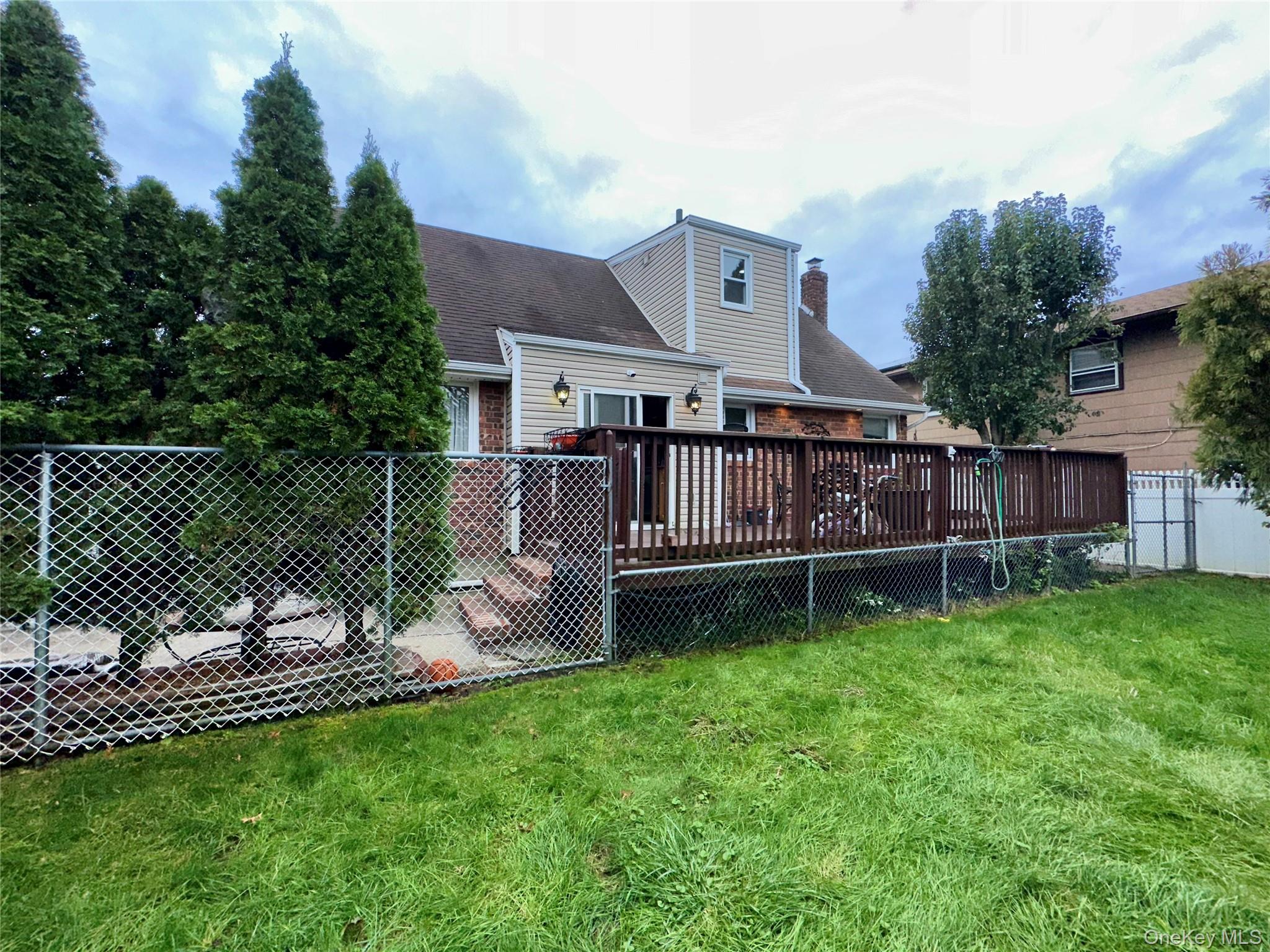 #19 photo, 1316 McClure Avenue, নাসাউ কাউন্টি Elmont , NY 11003