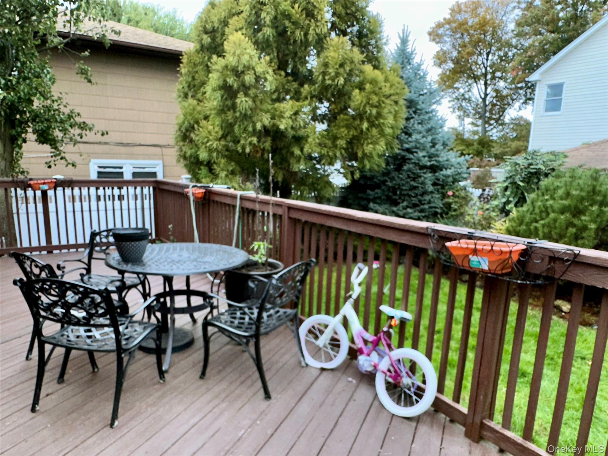 #20 photo, 1316 McClure Avenue, নাসাউ কাউন্টি Elmont , NY 11003