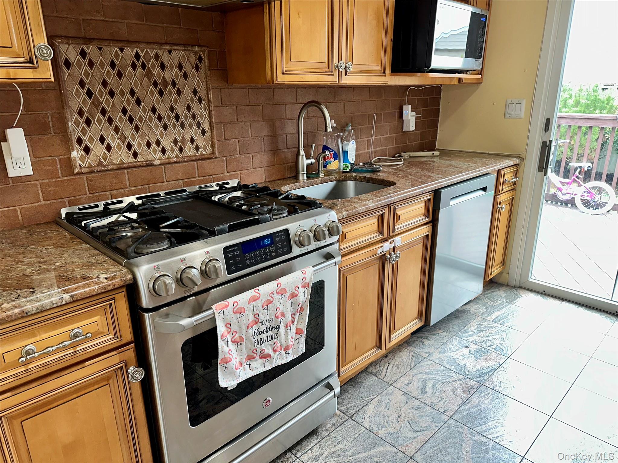 #5 photo, 1316 McClure Avenue, নাসাউ কাউন্টি Elmont , NY 11003