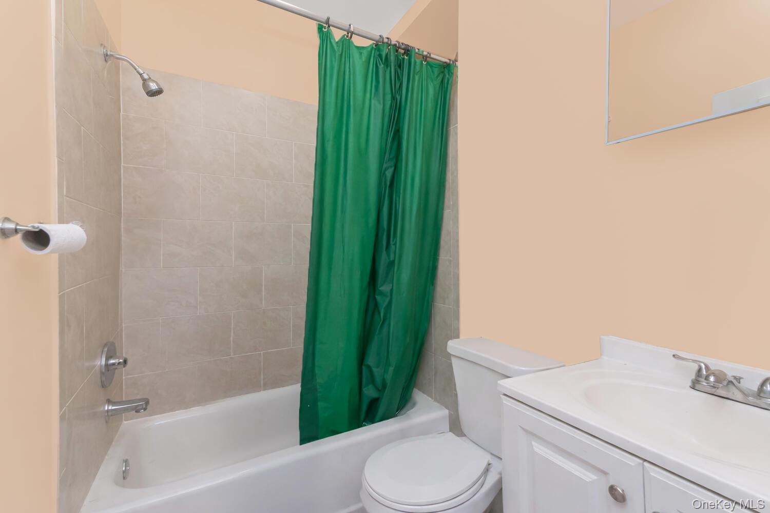 #13 photo, 210 W 179th Street, Bronx , NY 10453