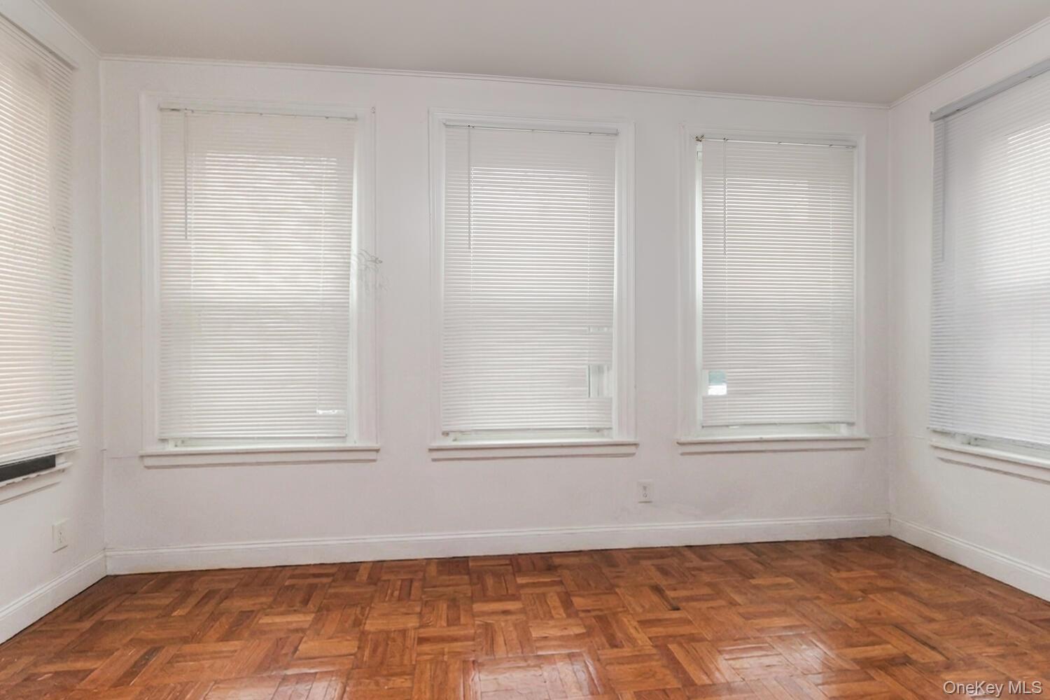 #16 photo, 210 W 179th Street, Bronx , NY 10453