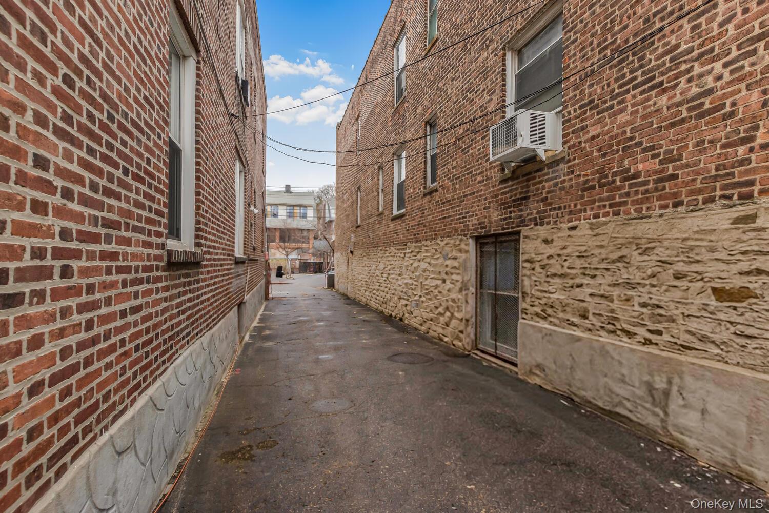 #9 photo, 210 W 179th Street, Bronx , NY 10453