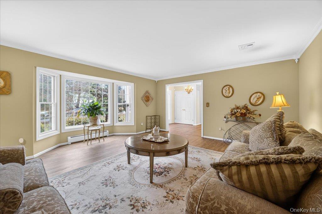 #6 photo, 10 Evergreen Court, Suffern , NY 10901