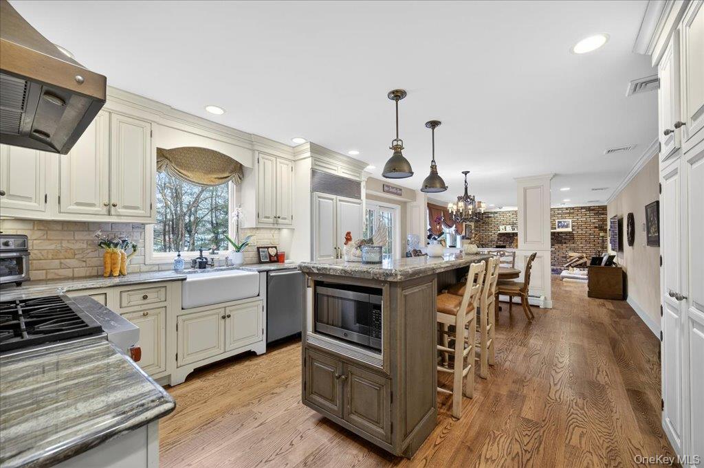 #8 photo, 10 Evergreen Court, Suffern , NY 10901