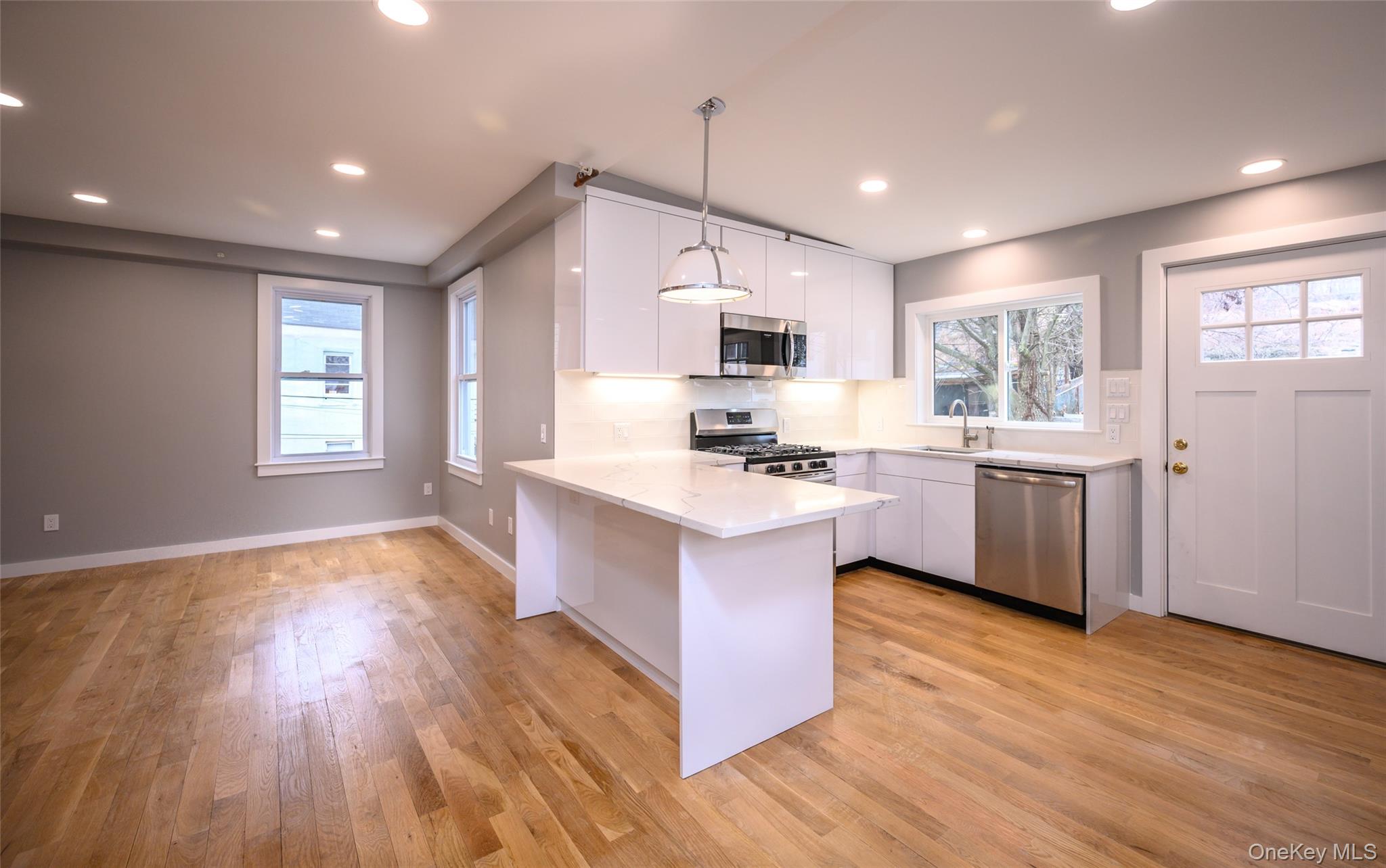 #4 photo, 86 Main Street, Dobbs Ferry , NY 10522