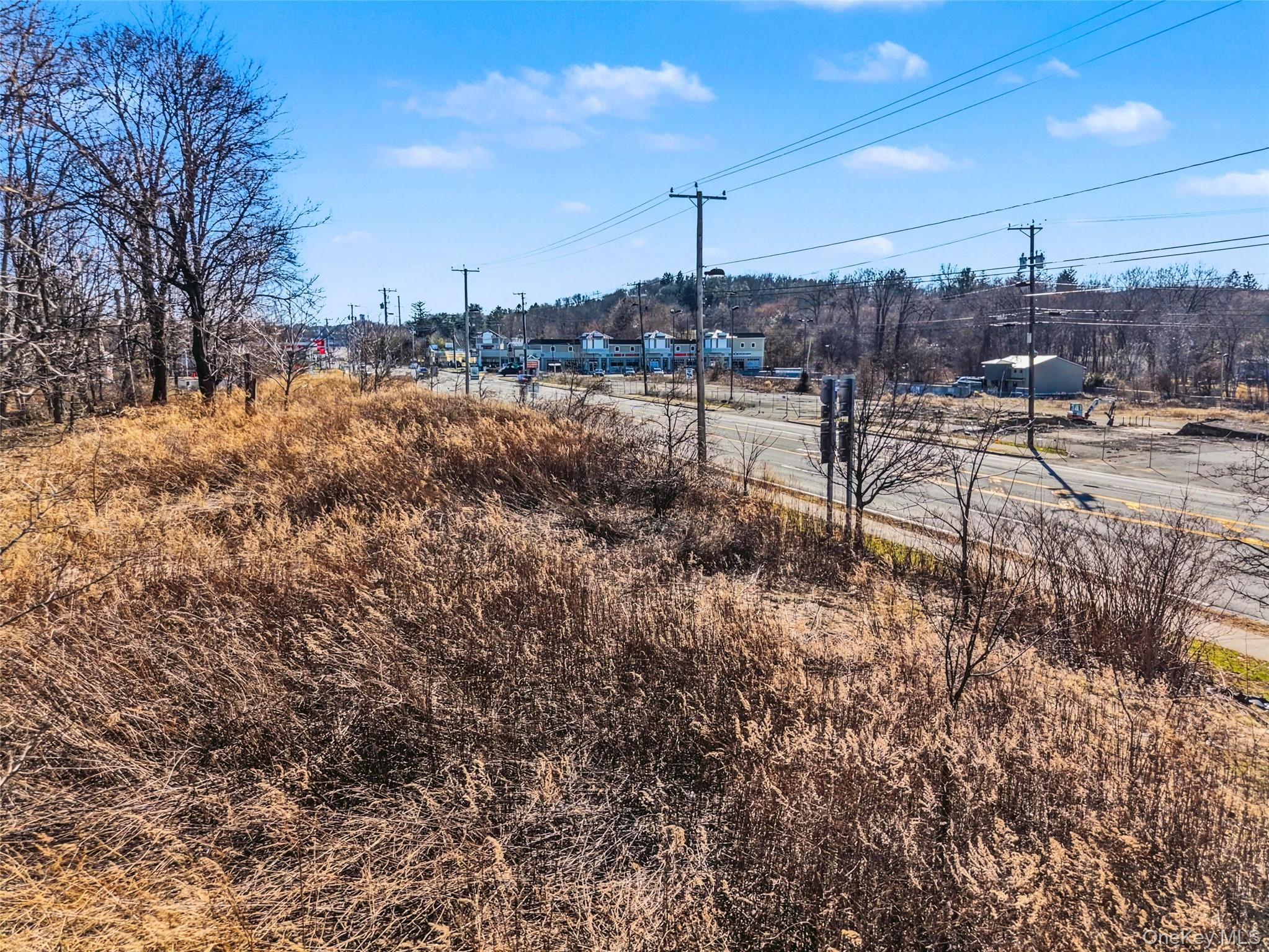 #16 photo, 3550 Us Highway 9W, Highland , NY 12528