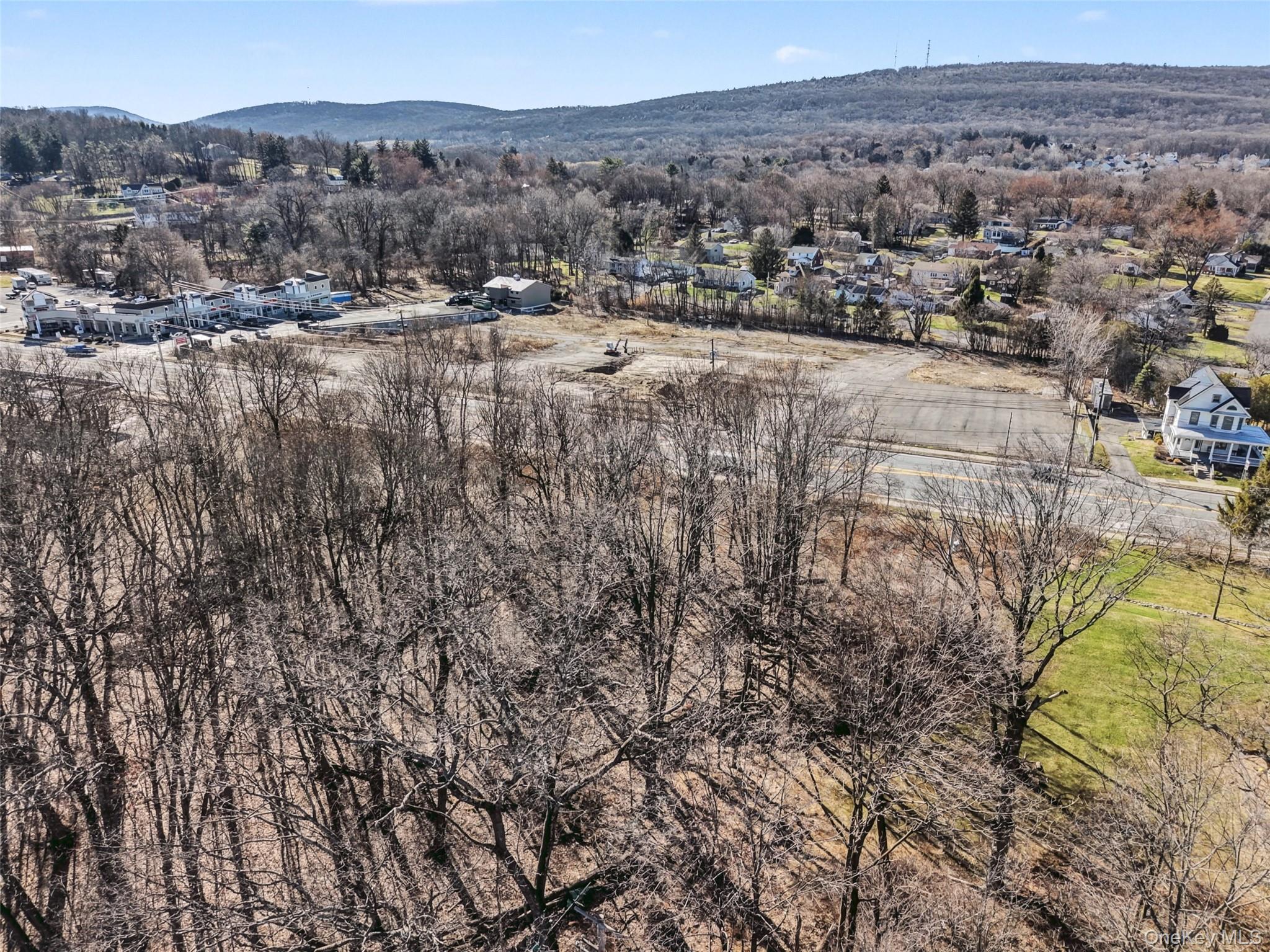 #4 photo, 3550 Us Highway 9W, Highland , NY 12528