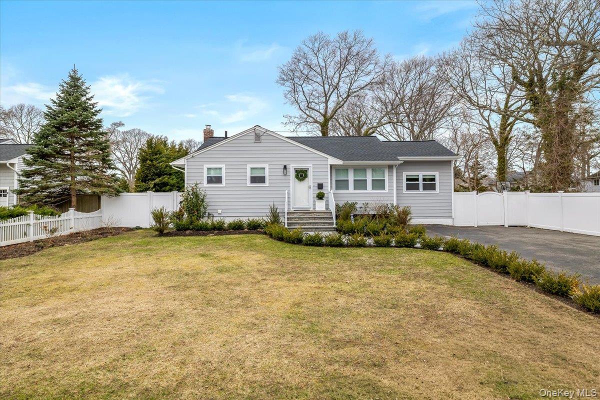 #1 photo, 80 Lumur Drive, সাফোক কাউন্টি Sayville , NY 11782