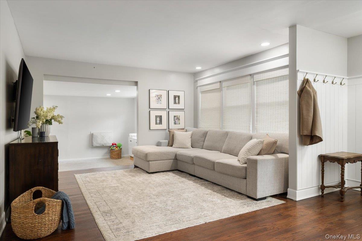 #2 photo, 80 Lumur Drive, সাফোক কাউন্টি Sayville , NY 11782