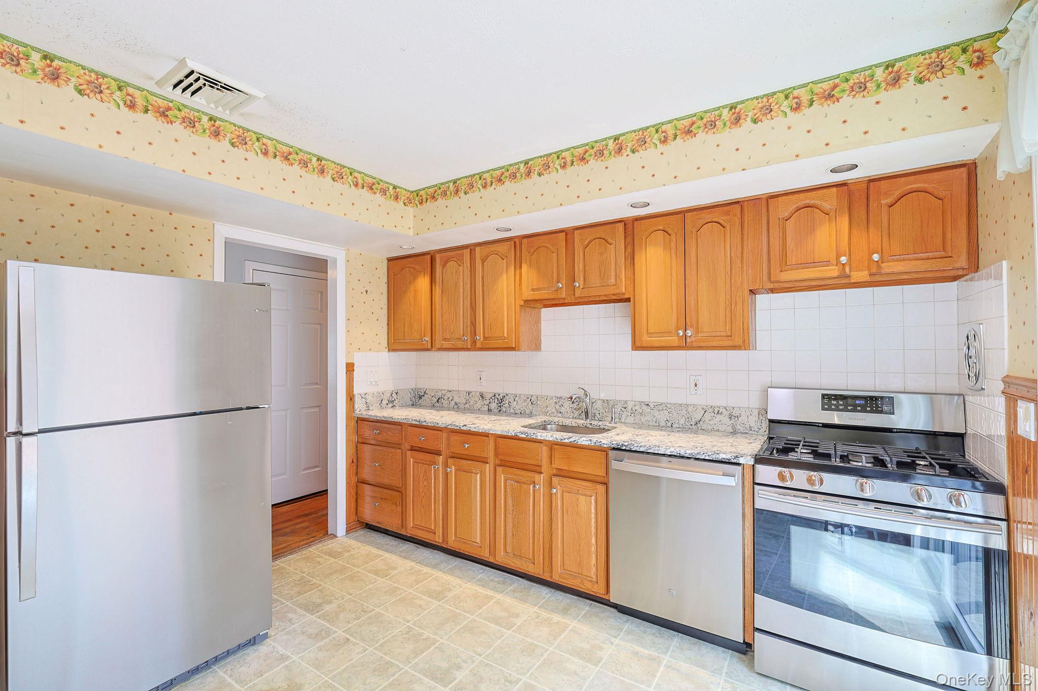 #9 photo, 15 Nursery Road, Tuxedo Park , NY 10987