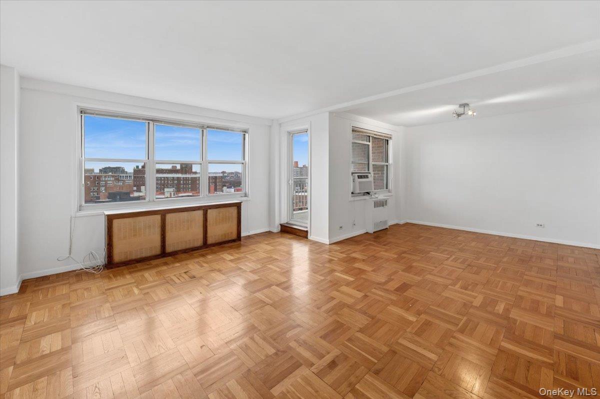 #10 photo, 3935 Blackstone Avenue, ব্রঙ্কস Bronx , NY 10471