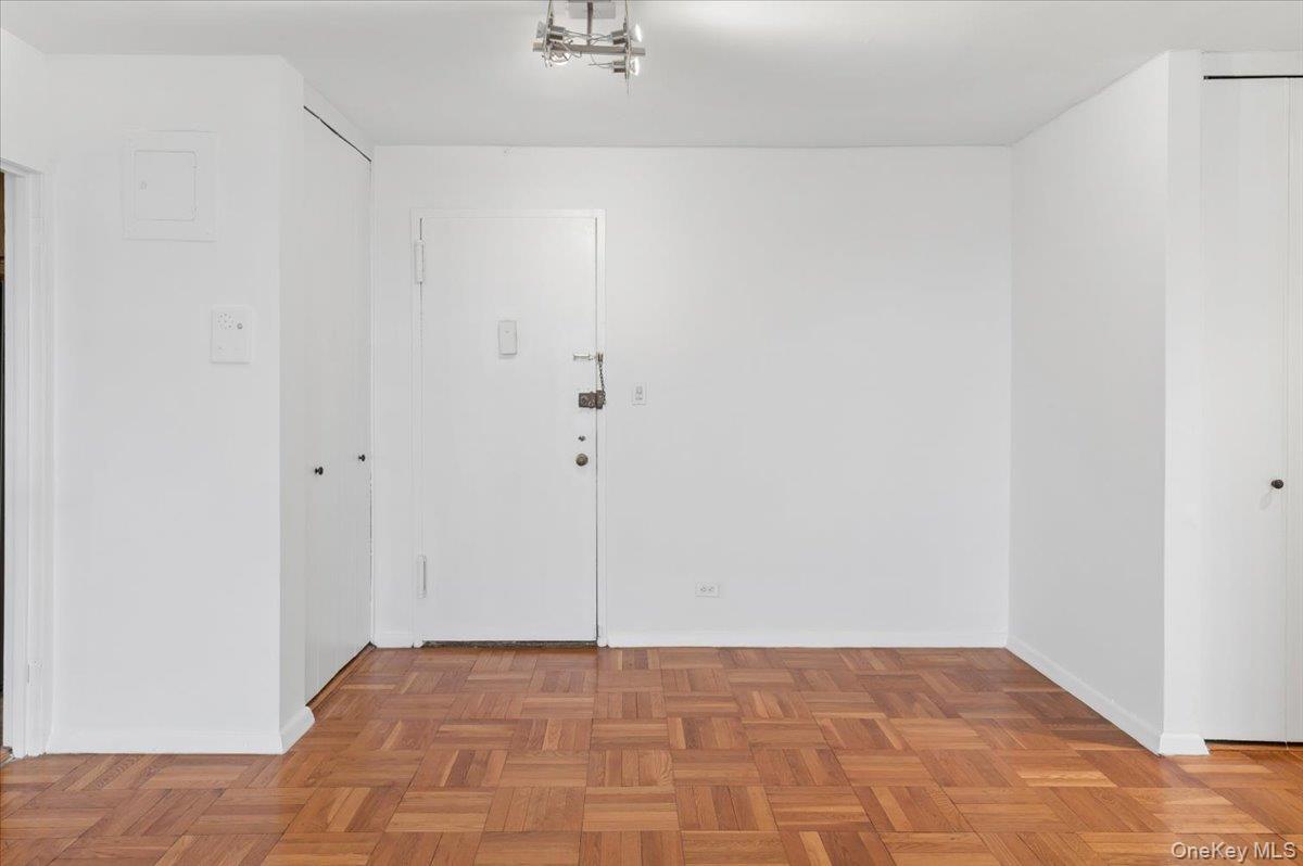 #12 photo, 3935 Blackstone Avenue, ব্রঙ্কস Bronx , NY 10471