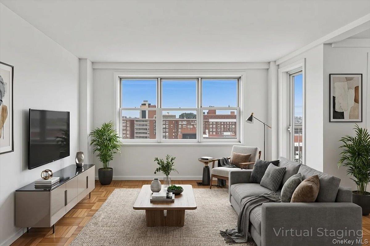 #2 photo, 3935 Blackstone Avenue, ব্রঙ্কস Bronx , NY 10471