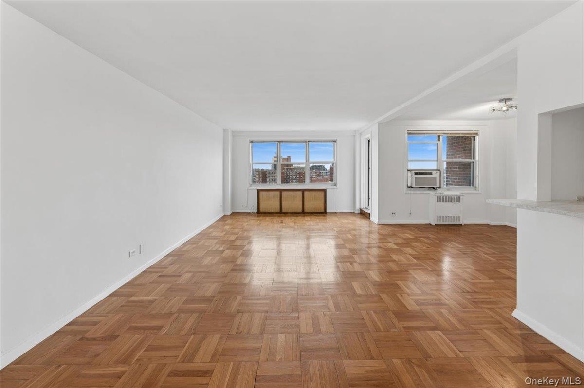 #8 photo, 3935 Blackstone Avenue, ব্রঙ্কস Bronx , NY 10471