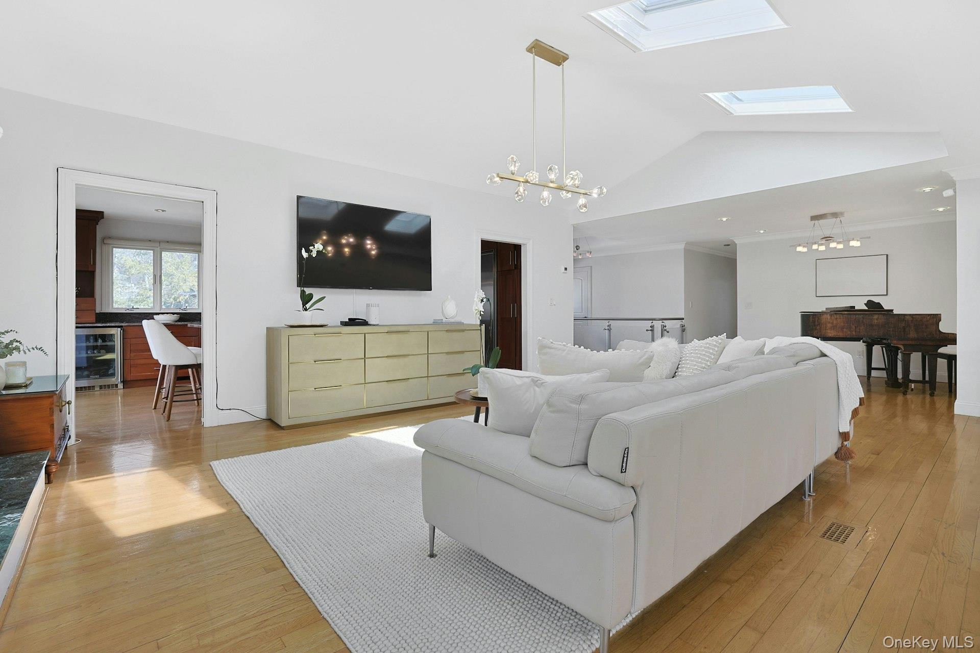 #5 photo, 45 Sprain Valley Road, Scarsdale , NY 10583