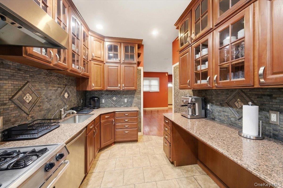 #4 photo, 40 Alder Street, Yonkers , NY 10701