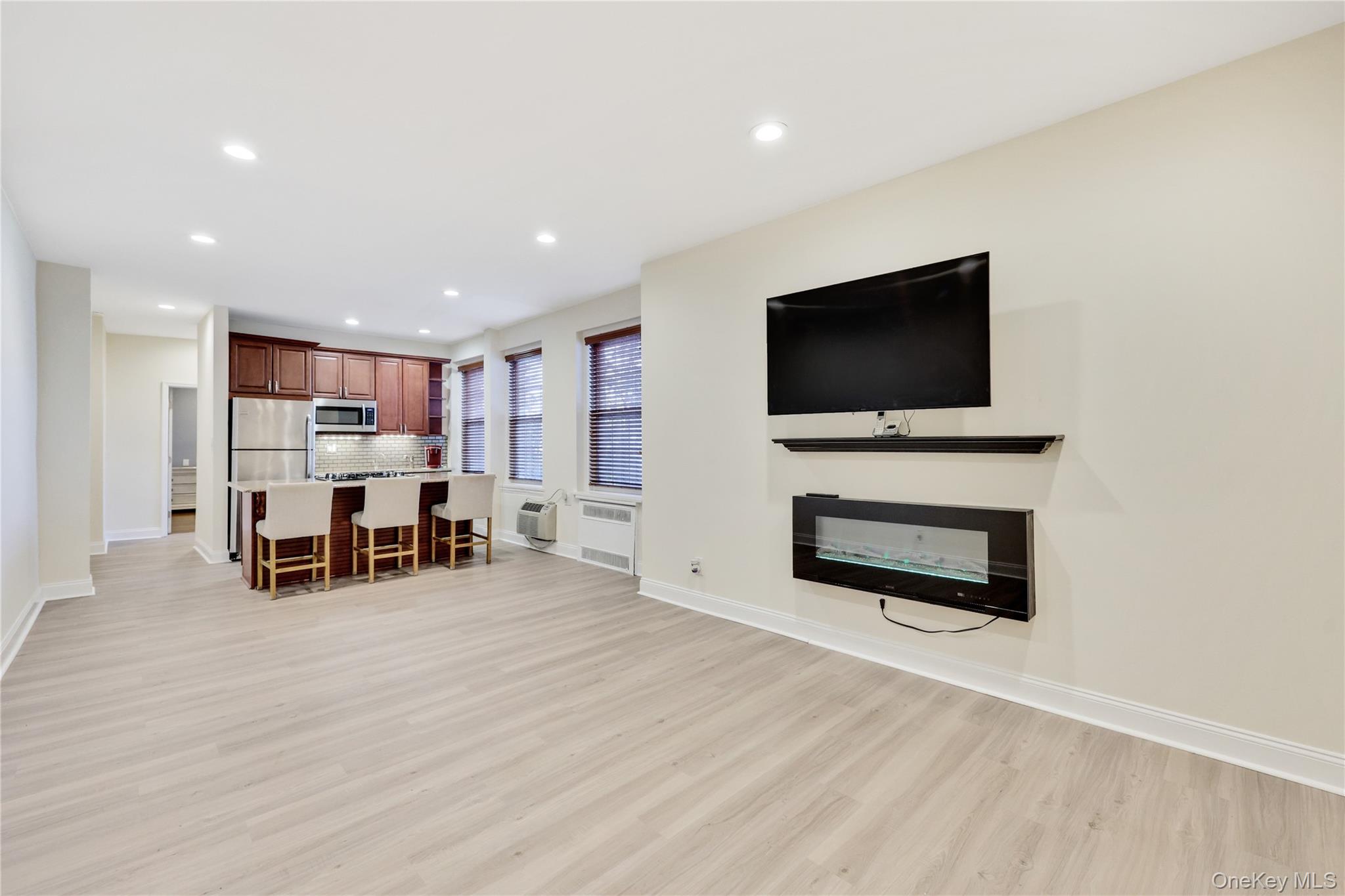 #12 photo, 819 Broadway, নাসাউ কাউন্টি Woodmere , NY 11598