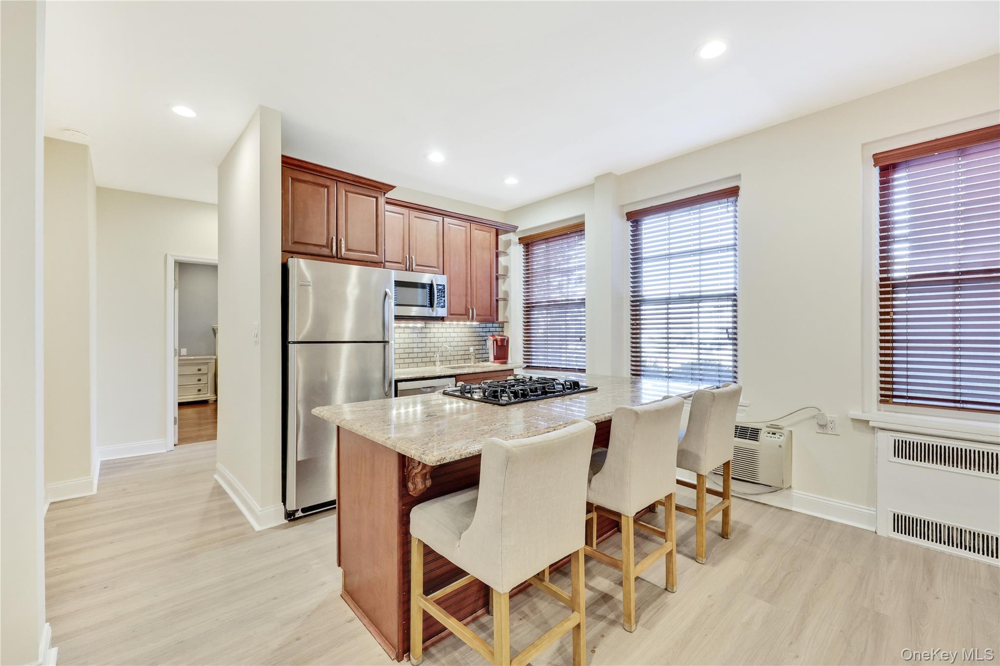 #14 photo, 819 Broadway, নাসাউ কাউন্টি Woodmere , NY 11598