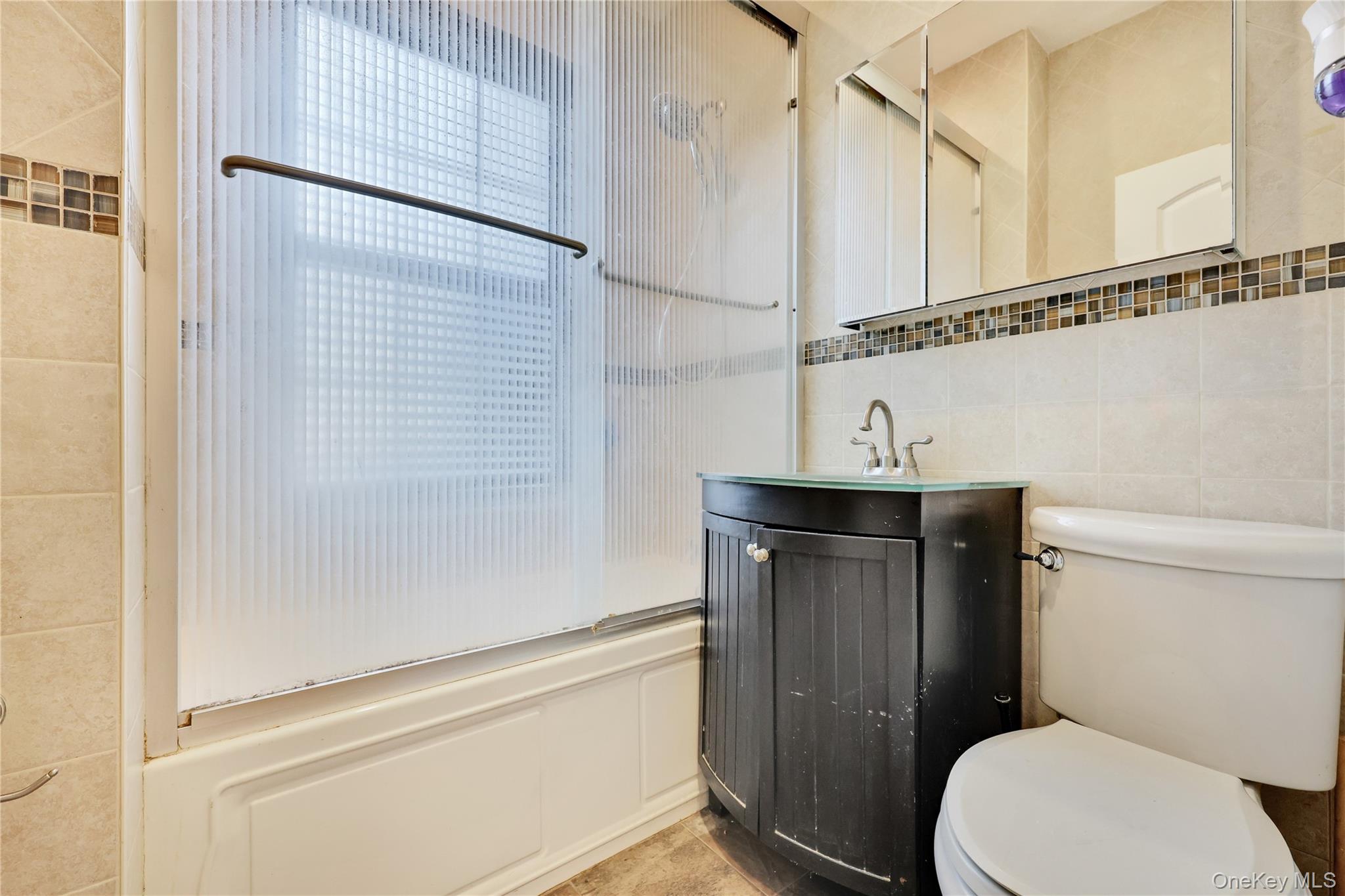 #17 photo, 819 Broadway, নাসাউ কাউন্টি Woodmere , NY 11598