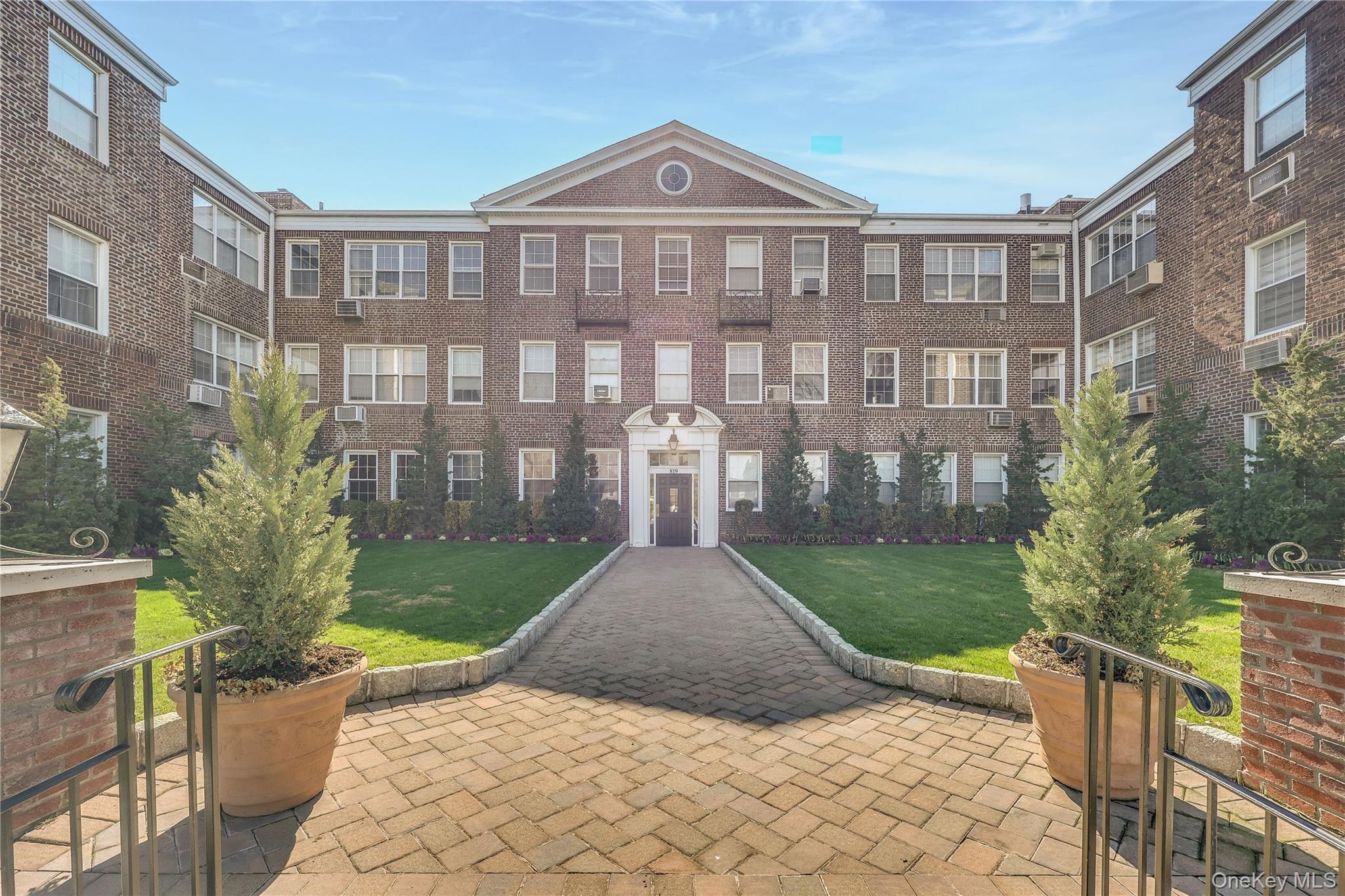 #2 photo, 819 Broadway, নাসাউ কাউন্টি Woodmere , NY 11598