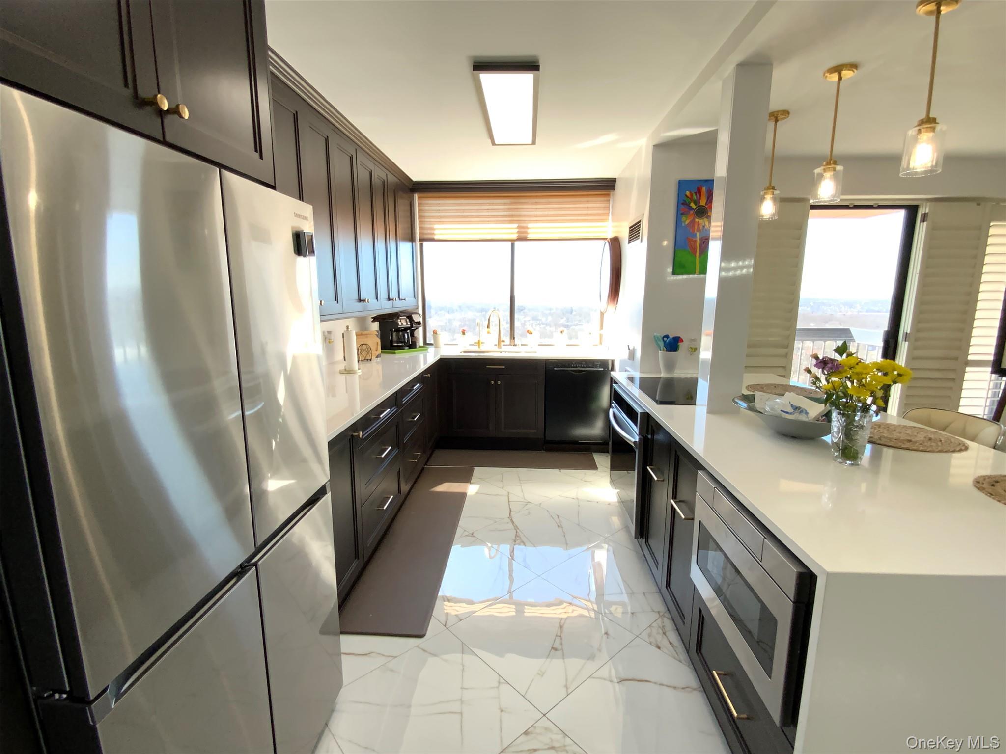 #10 photo, 26910 Grand Central Parkway, কুইন্‌স Floral Park , NY 11005