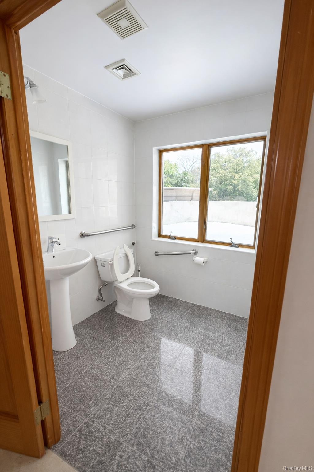 #3 photo, 142-05 45th Avenue, কুইন্‌স Flushing , NY 11355