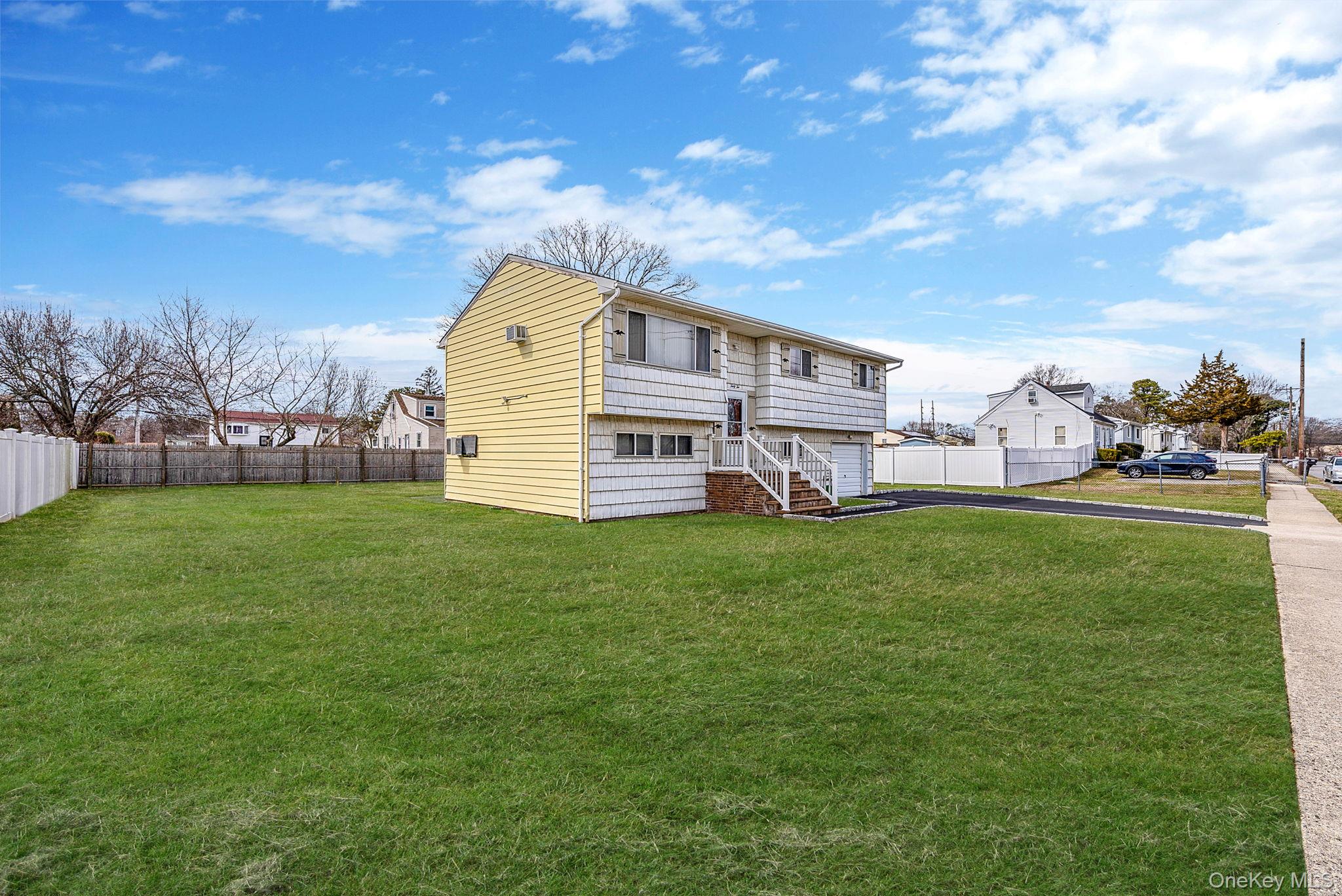 #2 photo, 42 Centerwood Street, West Babylon , NY 11704