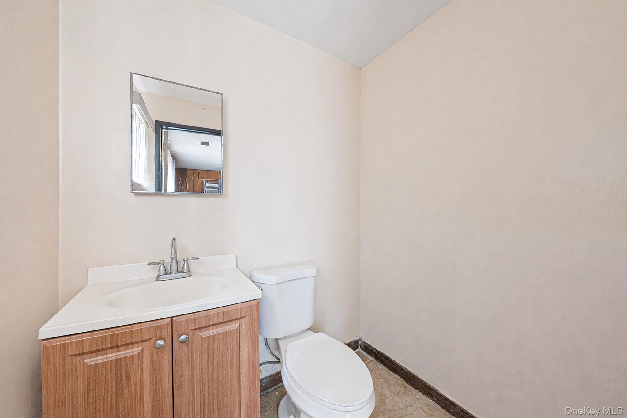 #20 photo, 42 Centerwood Street, West Babylon , NY 11704