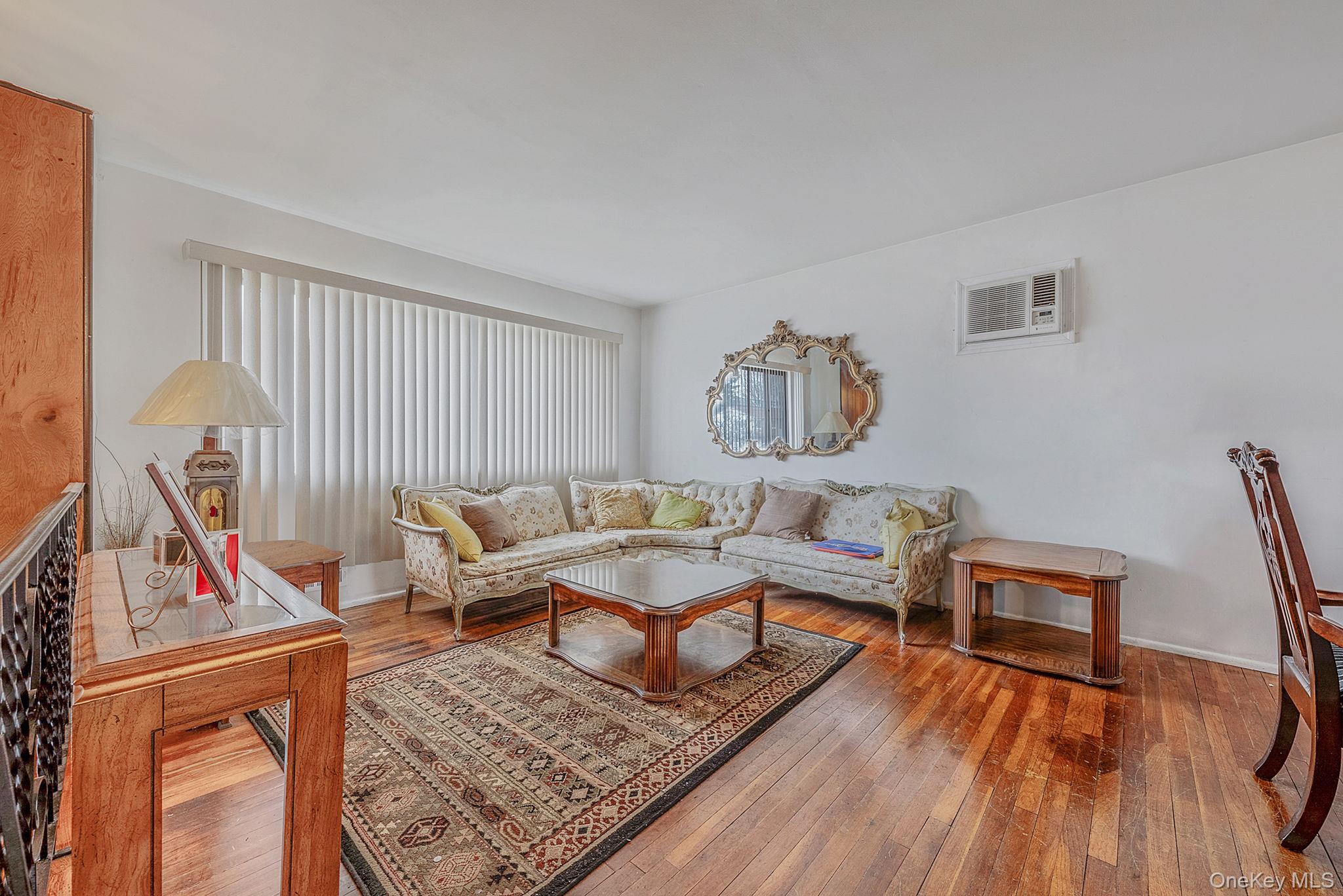 #5 photo, 42 Centerwood Street, West Babylon , NY 11704