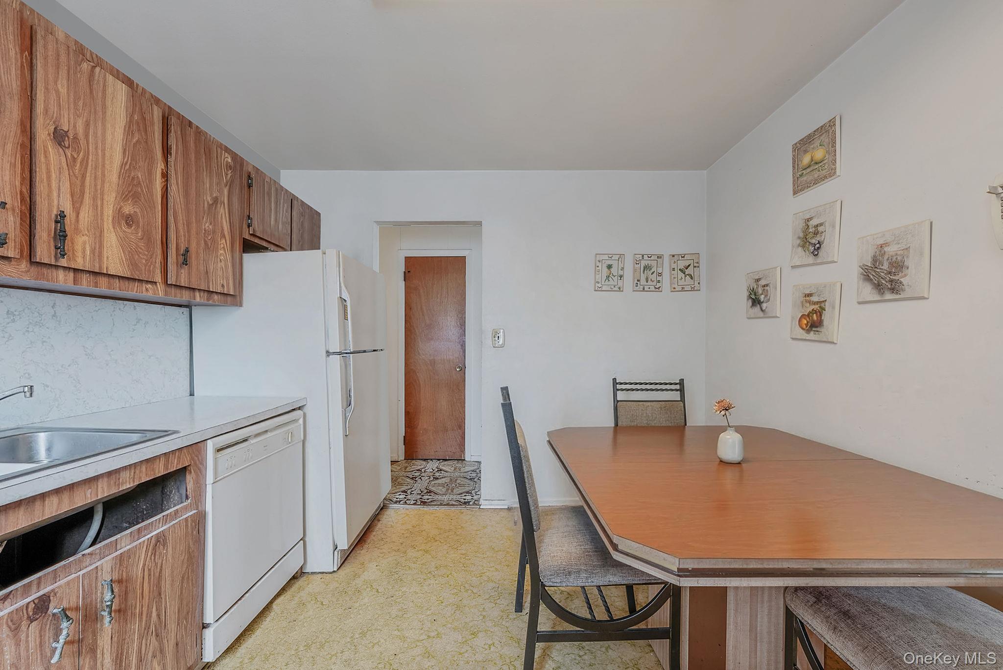 #9 photo, 42 Centerwood Street, West Babylon , NY 11704