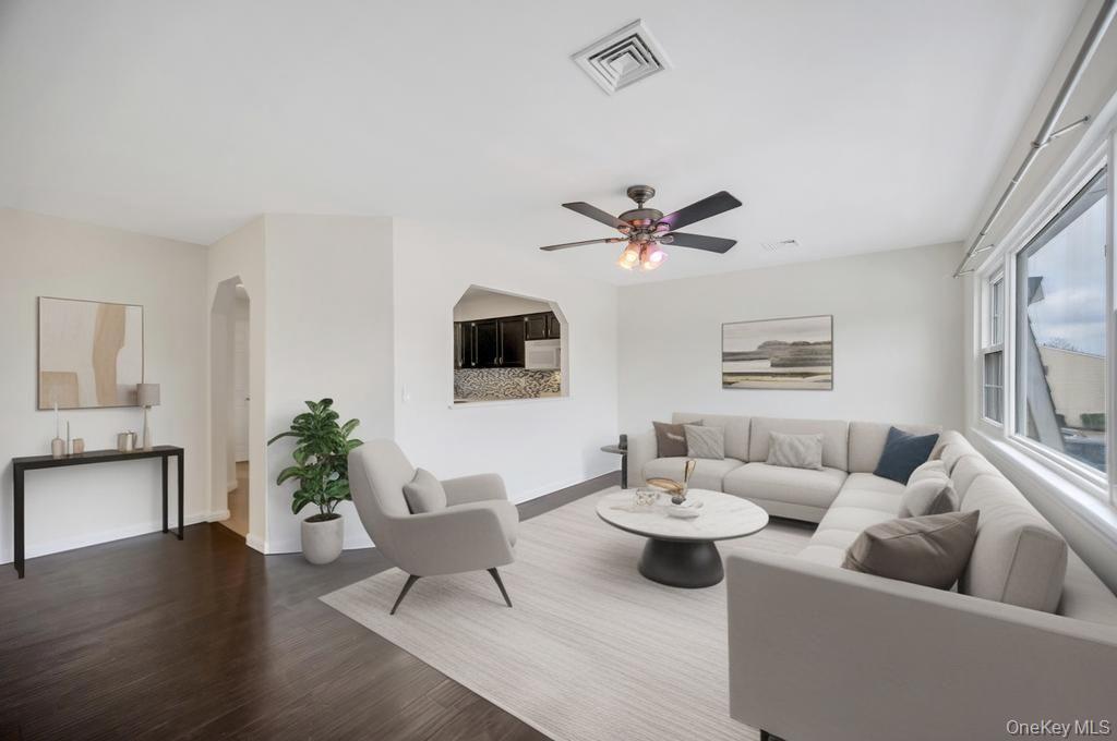 #1 photo, 1 Atlantic Avenue, নাসাউ কাউন্টি Farmingdale , NY 11735